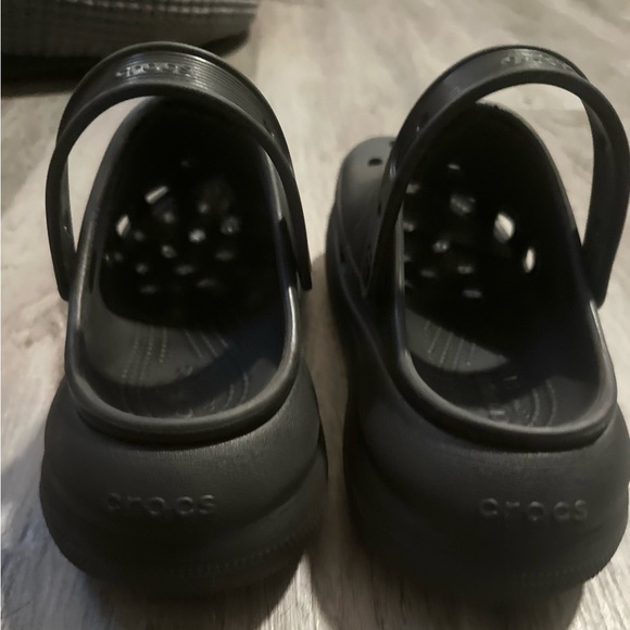 Crocs Black Platform Clogs size 9W/7M like new - Picture 8 of 10